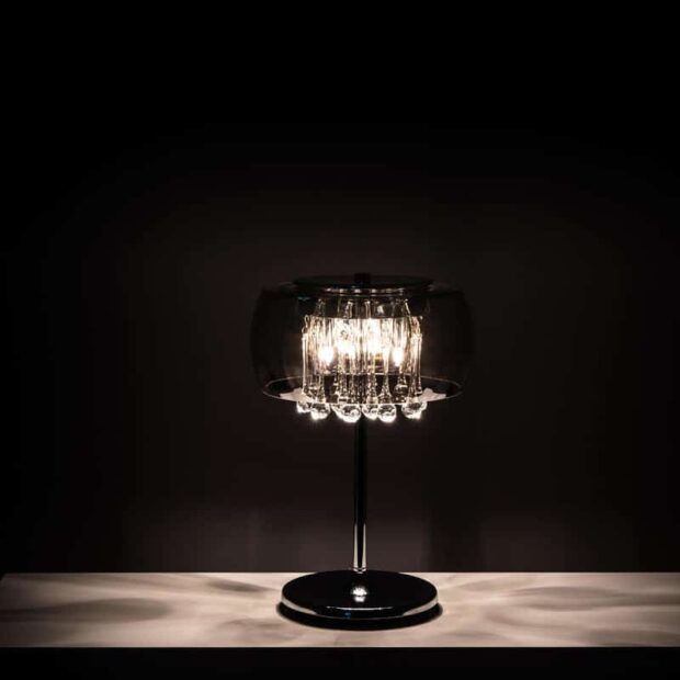 Lampada da tavolo elegante Myrror in metallo e vetro