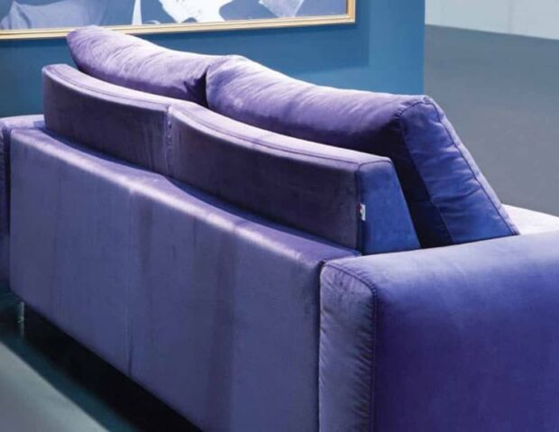 divano-modello-cute-moderno-piede-alto-velluto-violetto-sfoderabile-versione-lineare-fissa-o-letto-da-retro-schienale