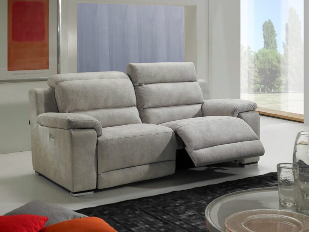 divano-relax-con-schienale-reclinabile-modello-mantova-versione-standard-con-taglio-supporto-lombare-rivestimento-tessuto-grigio