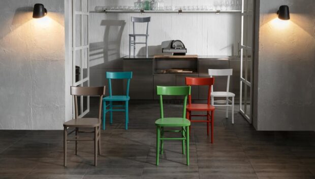 Sedia da cucina Milano in legno laccato vari colori