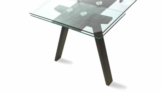 Tavolo allungabile Cristal con gambe in legno impiallacciato