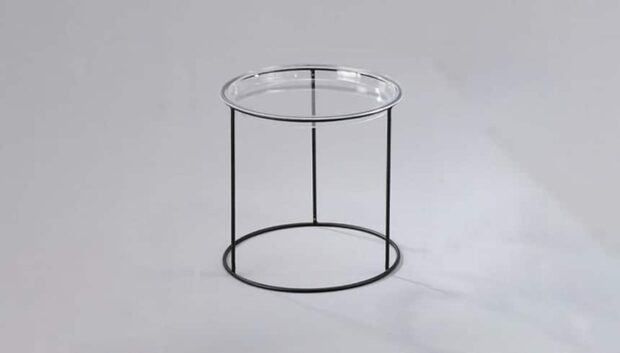 Coffee table tondo in vetro Orione con base in metallo nera