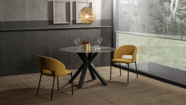 Tavolo design Valchiria rotondo con top effetto marmo