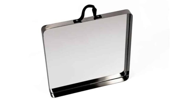 Specchio Malt con cornice in metallo e gancio in pelle